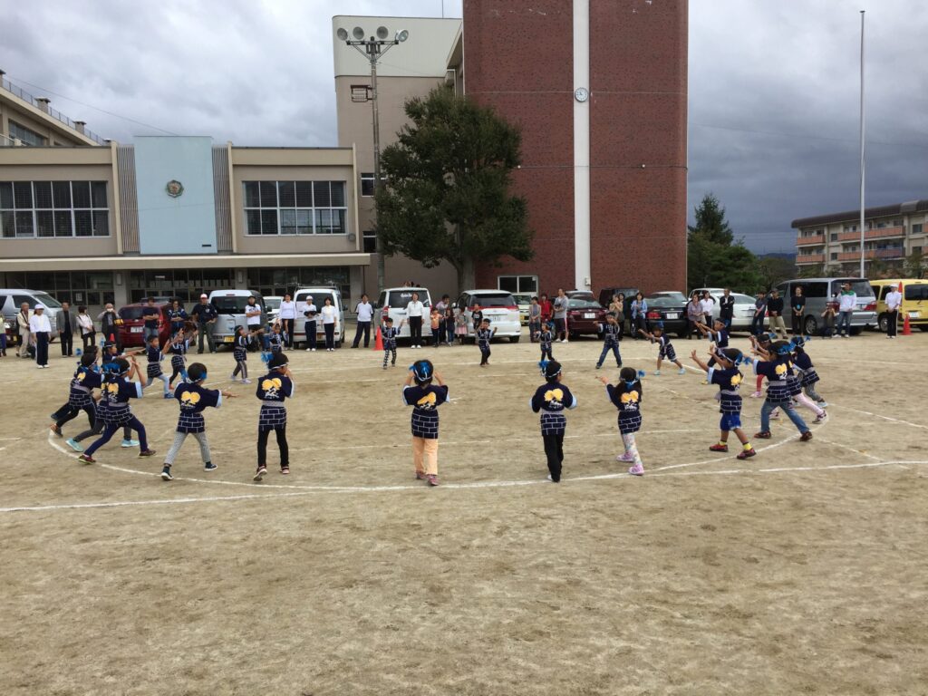 燃える「こども」と男達！