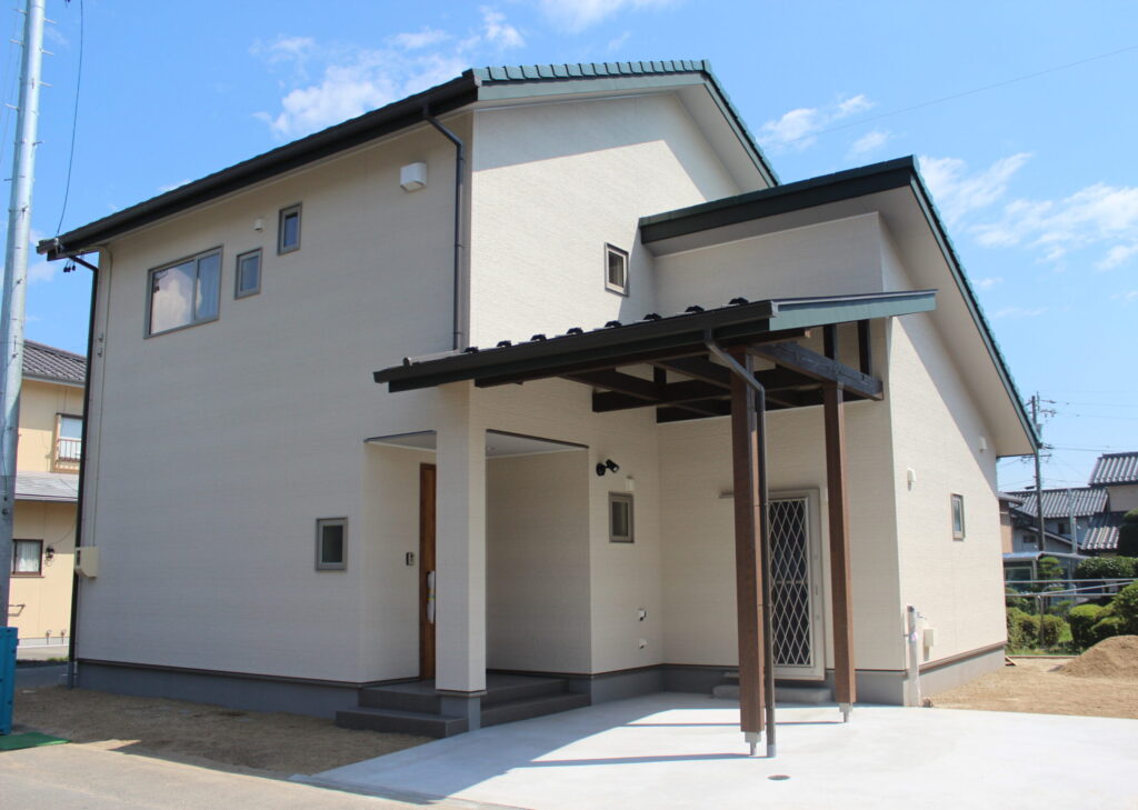 10月のWeb現場見学会【新築】緑の屋根の家