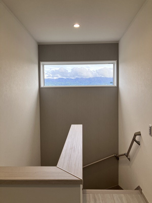 信州の絶景を望むデザインウィンドウ