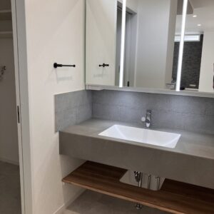 手洗いうがいは、洗面化粧台から